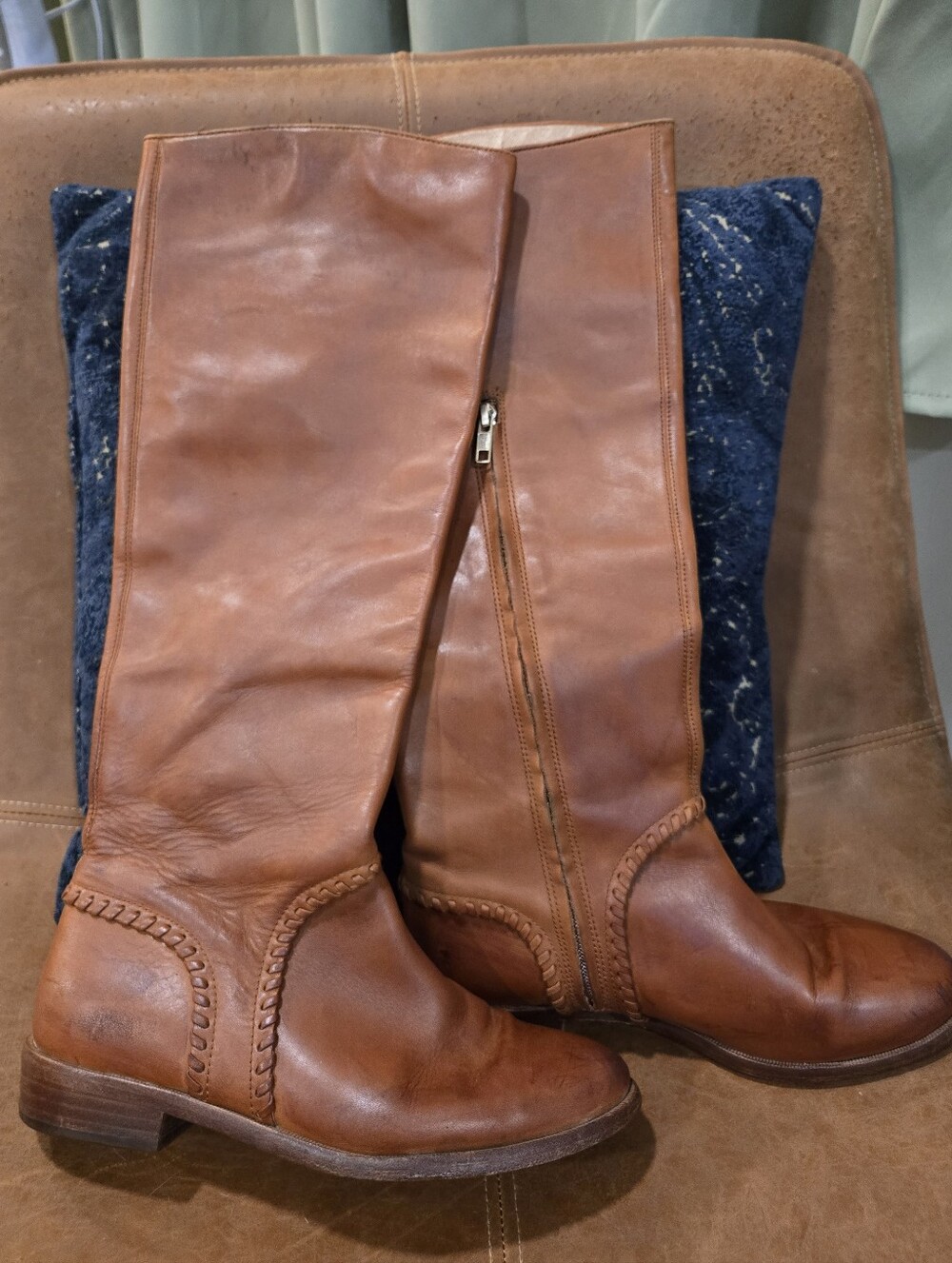 UGG• Brown Leather Riding Boots. Sz 8